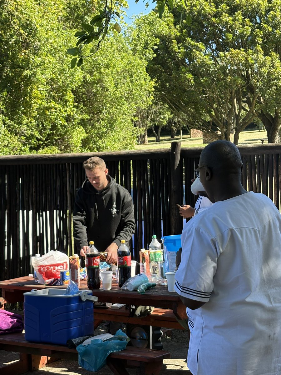 Yours truly tweet media