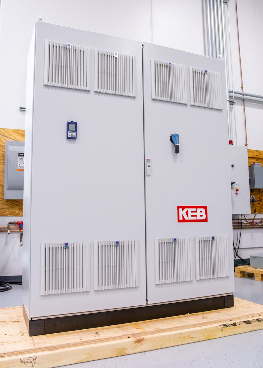 KebAmerica's tweet image. This high-power elevator panel features an Active Infeed Converter (AIC), achieving THD &amp;lt; 5%, near-Unity Power Factor (PF = 1.00), and a DC bus to withstand sagging voltages. You can also get a mainline disconnect, surge protection, and dV/dt filters.

#KEB_America #VFD #elevator