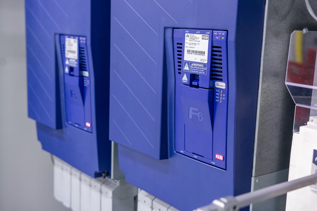 KebAmerica's tweet image. This high-power elevator panel features an Active Infeed Converter (AIC), achieving THD &amp;lt; 5%, near-Unity Power Factor (PF = 1.00), and a DC bus to withstand sagging voltages. You can also get a mainline disconnect, surge protection, and dV/dt filters.

#KEB_America #VFD #elevator