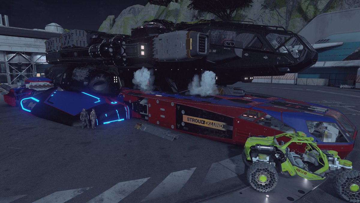 BeeBoring tweet media