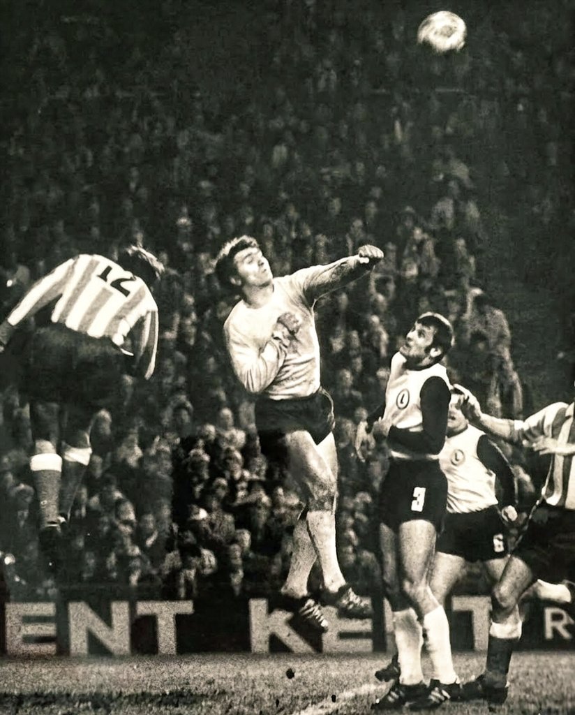 Retro Ⓛ tweet media