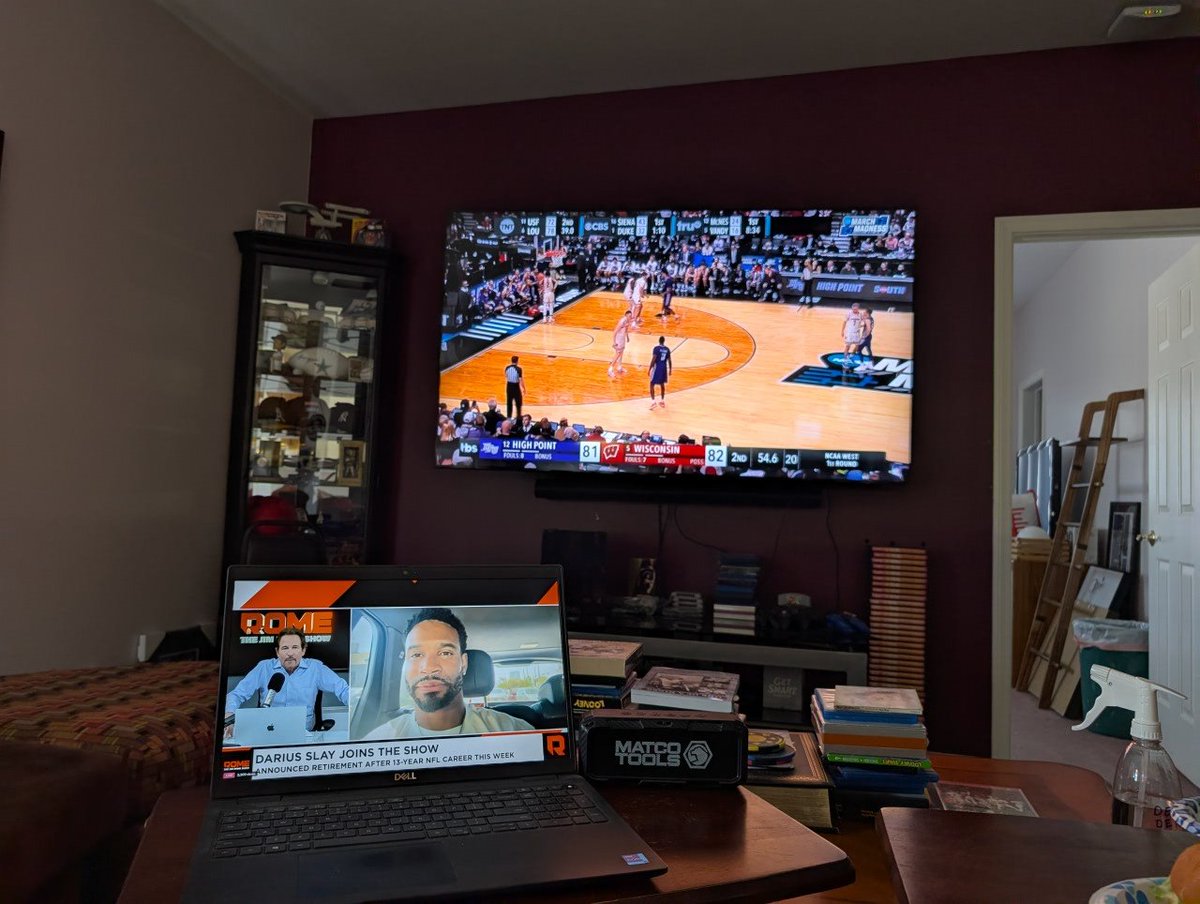 Jim in Coachella 🎶 ⛳ tweet media