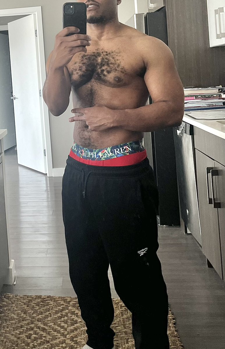 Freaky Eli tweet media