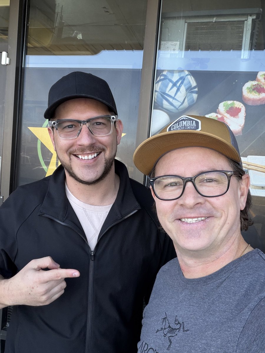 HKStrongside tweet media