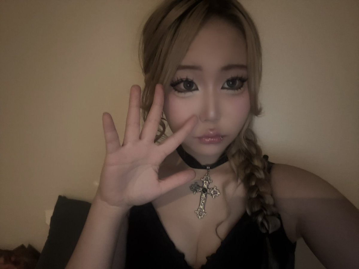 vivi tweet media