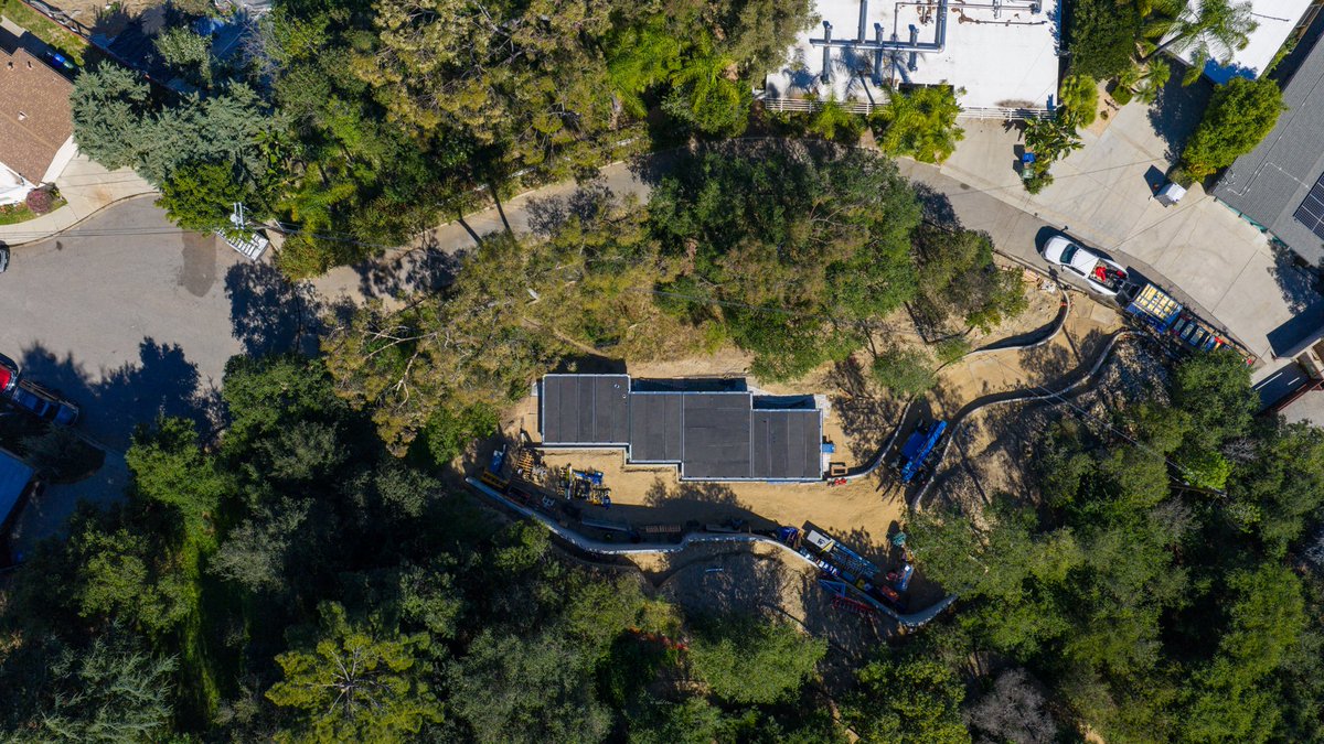 Jaaldhur's tweet photo. Sherman Oaks, day 2. Ground panels locked. Walls incoming. We’re not just building homes faster, we’re rewriting what homebuilding looks like. https://t.co/SK8BQaWuxD