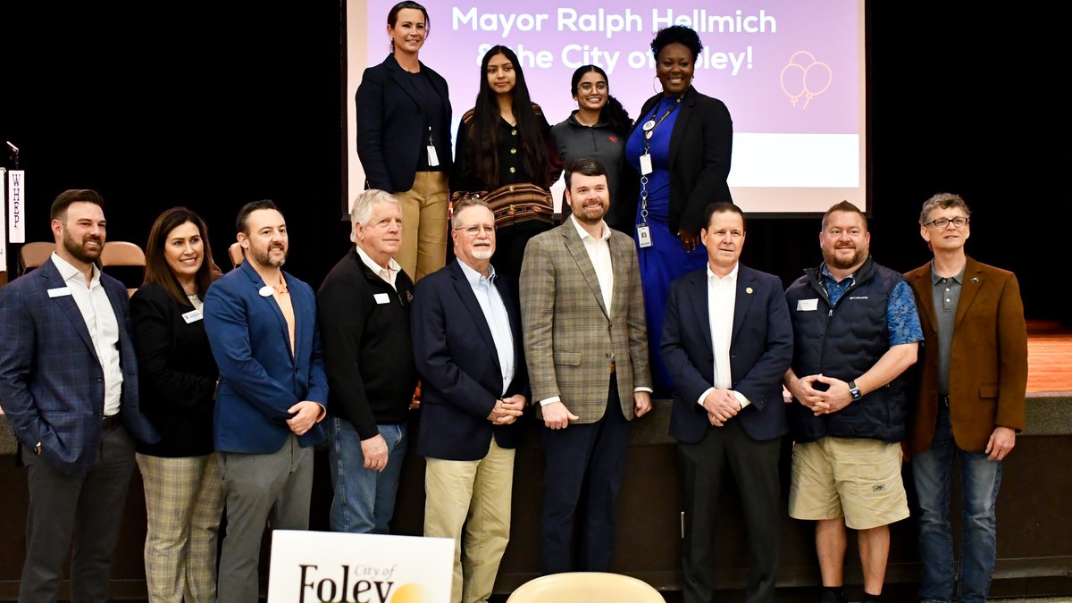 BaldwinCountyED's tweet photo. Today, Baldwin Alliance joined the Alabama Department of Commerce and the City of Foley to announce a $3.3 million grant supporting the acquisition and site development of a 121-acre industrial site in Foley. 

https://t.co/735sOI2SzE https://t.co/KQQQVye16x