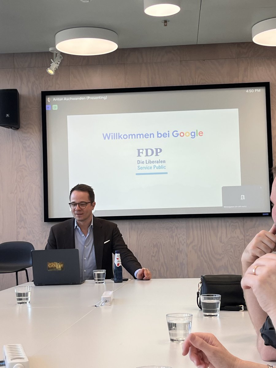 renogunc's tweet photo. Heute durfte ich einen spannenden Abend beim FDP. Die Liberalen Service Public  bei Google CH verbringen.
Nicht nur das Apéro war gelungenauch die Präsentation von Anton Aschwanden sorgte für angeregte Diskussionen rund um Datenschutz, digitale Souveränität und Privacy by Design. https://t.co/uVU5OY5Qeu