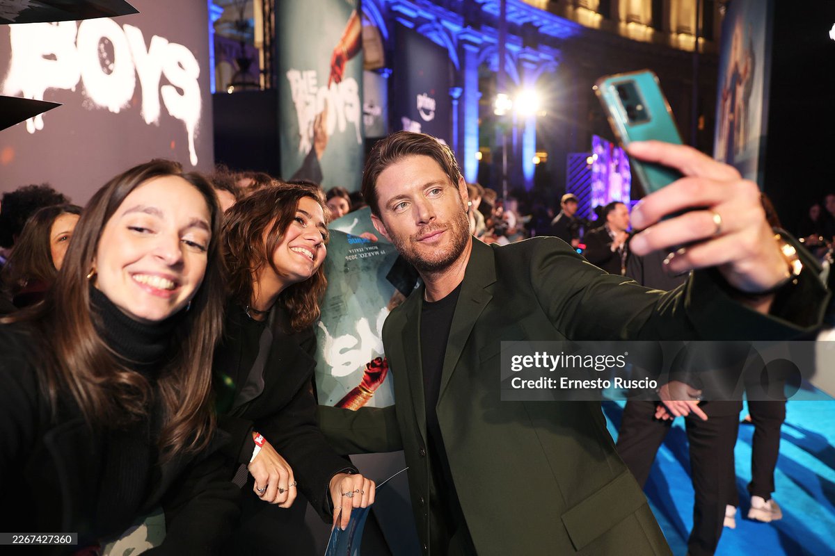 𝙹𝚎𝚗𝚜𝚎𝚗 𝙰𝚌𝚔𝚕𝚎𝚜 𝙵𝚊𝚗𝚙𝚊𝚐𝚎 tweet media