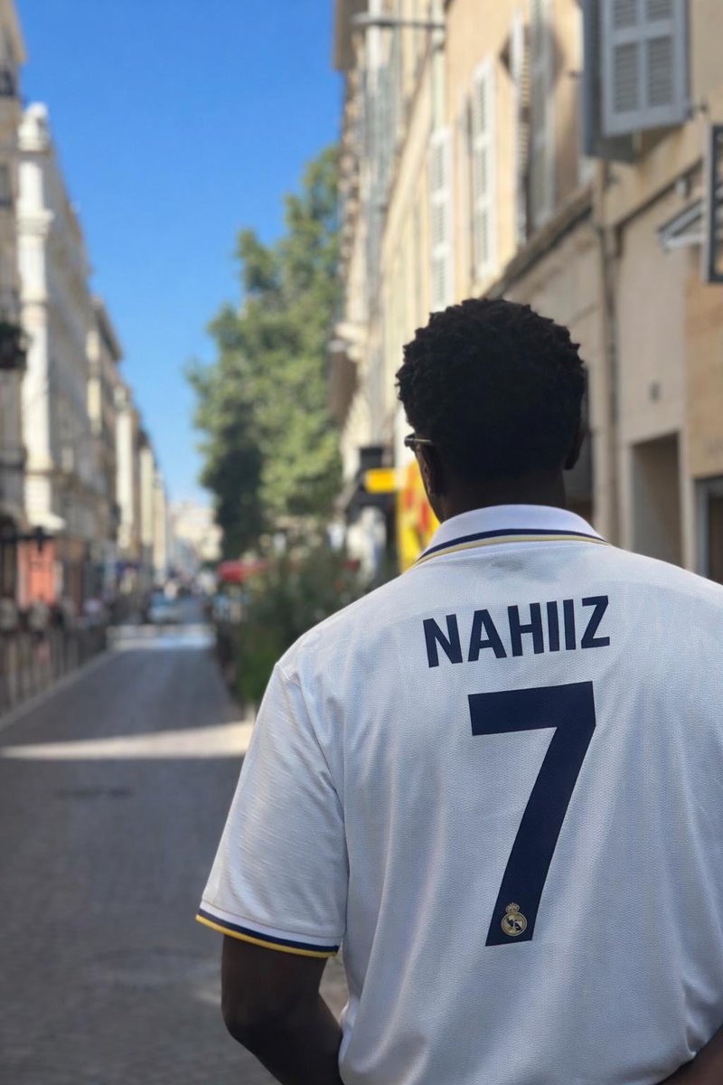 ag_amlimavi's tweet photo. Ambition sera disponible ce Samedi 21 Mars à 20h 🎧🚀 

RDV la famille!

#nahiiz #amlima #letrust #mondeamlima https://t.co/yuPzQ2qAFw