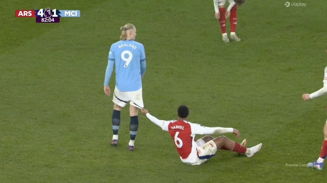 Arsenal Touchline tweet media