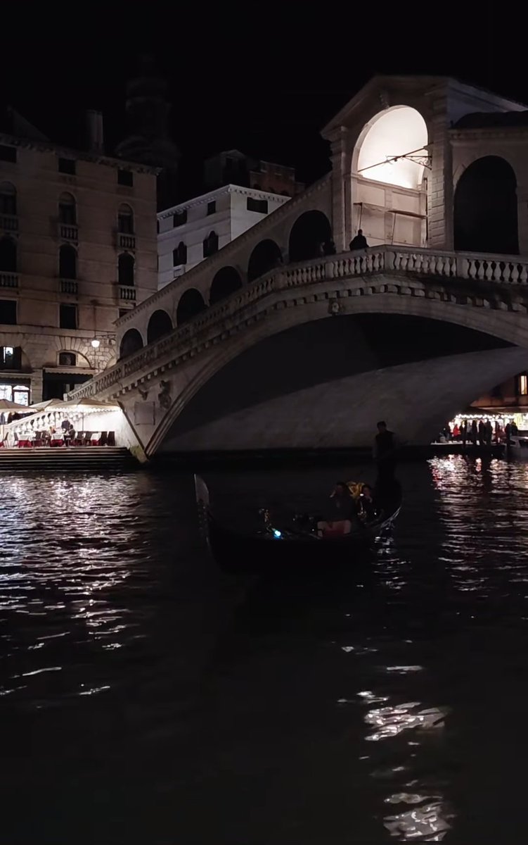 Monica 🍀⚘️🌍📚🐞🎧 tweet media