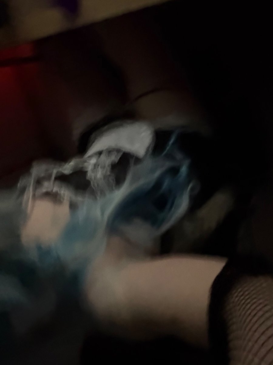 best1e_'s tweet photo. been tryin the egirl look https://t.co/FdSyDnZO8O
