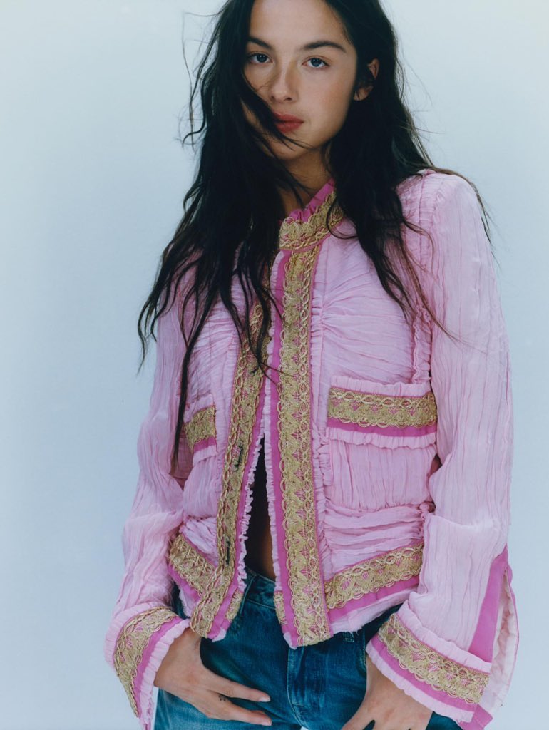 pop vibes tweet media