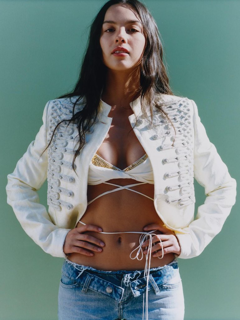 pop vibes tweet media