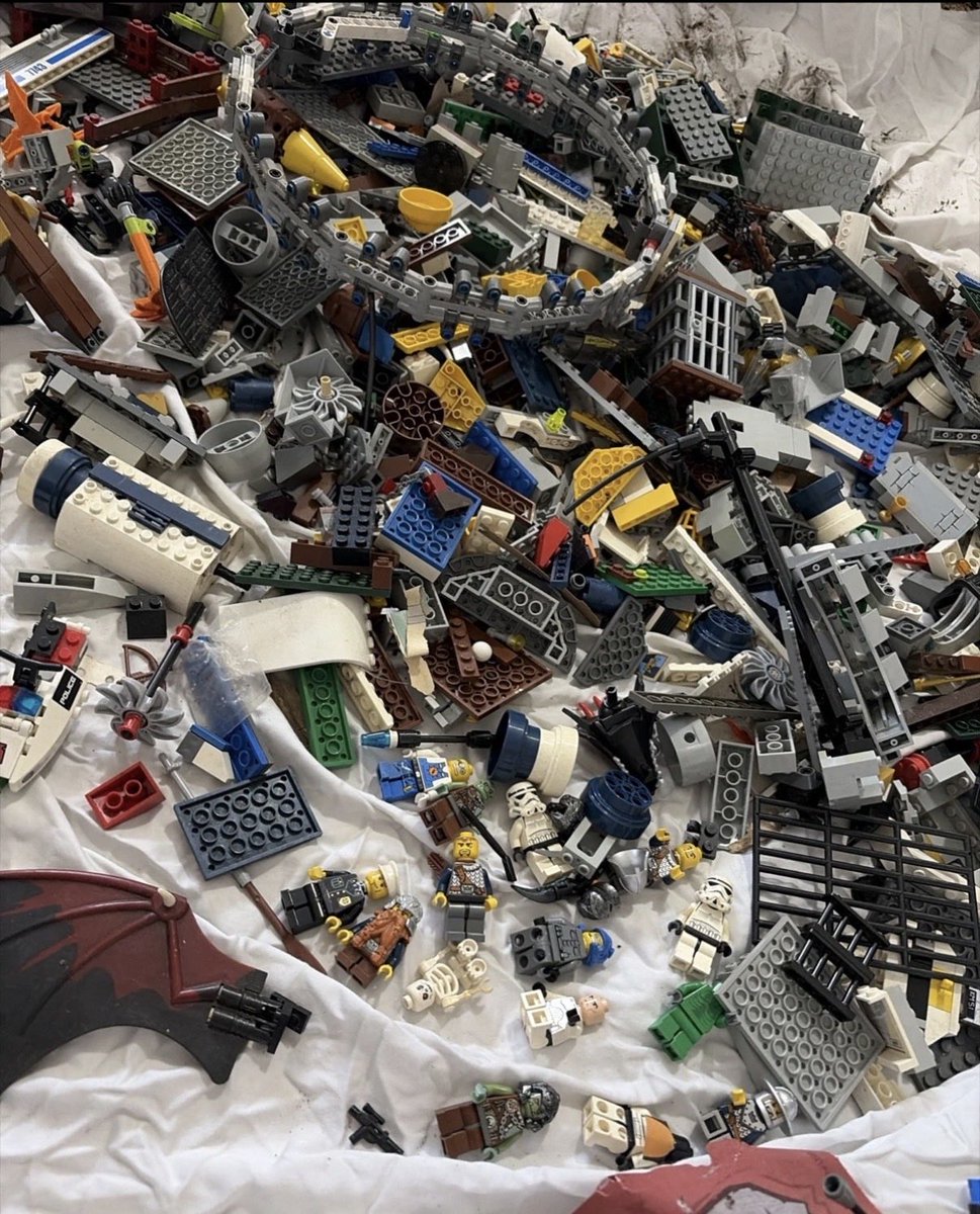 Lego sale for $2!!! ebay.com/itm/3068181600… #legos