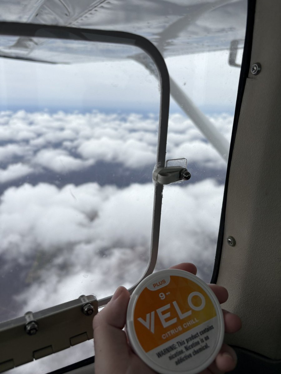emptybiclighter's tweet photo. Popping 9 milligrams at 9000 feet, we are not the same https://t.co/mosXPsDdD7