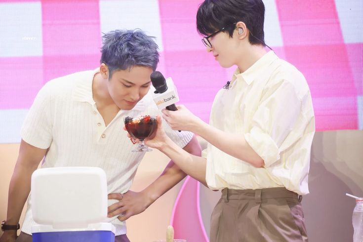 hourlyminwon 💚💜 tweet media