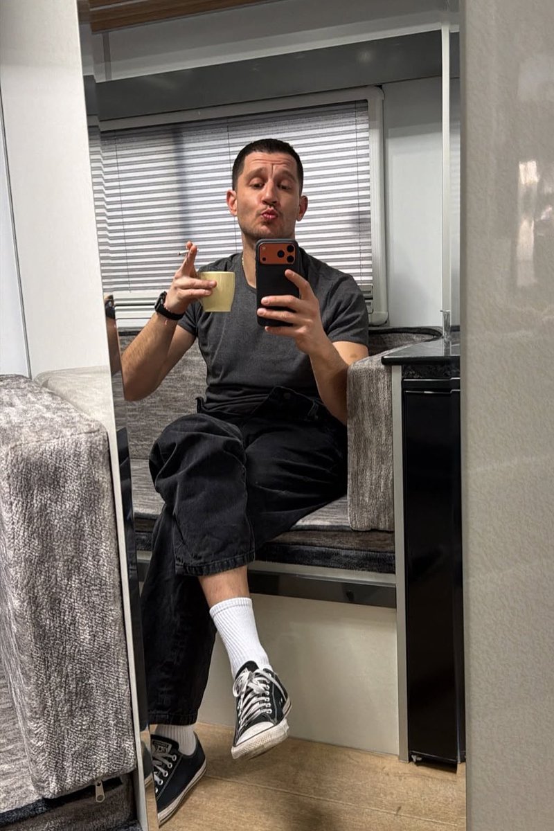 Daily Magazin tweet media