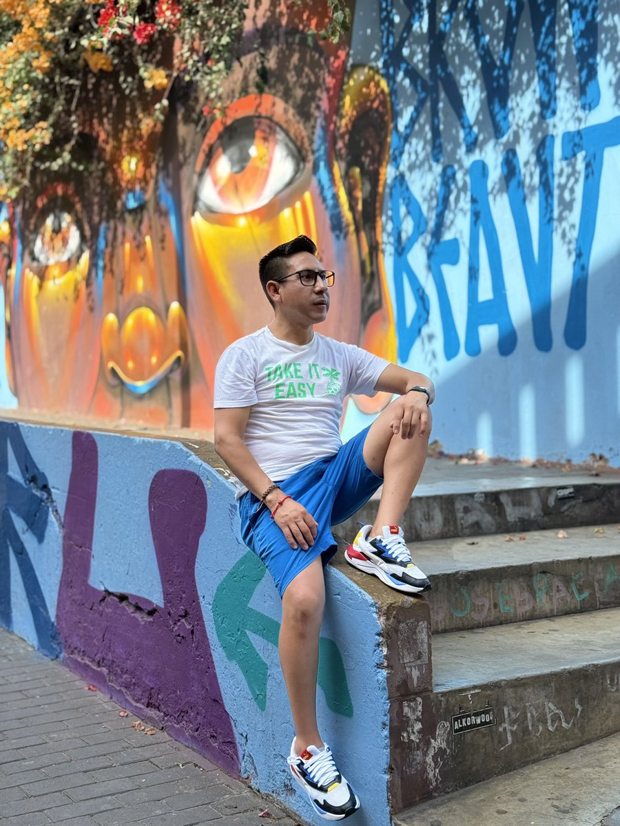 XavierBringas's tweet photo. Paseando por Barranco ciudad bohemia.
.
.
.
De sus muchas frases me quedo con #muchoporsoñar 🍀✨🌊☀️ https://t.co/3Xazsess4l