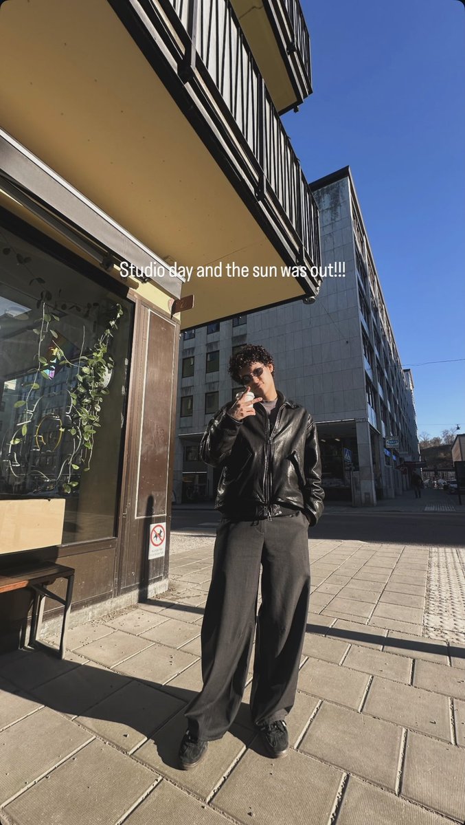 nis ᴖ̈ omar flip tweet media