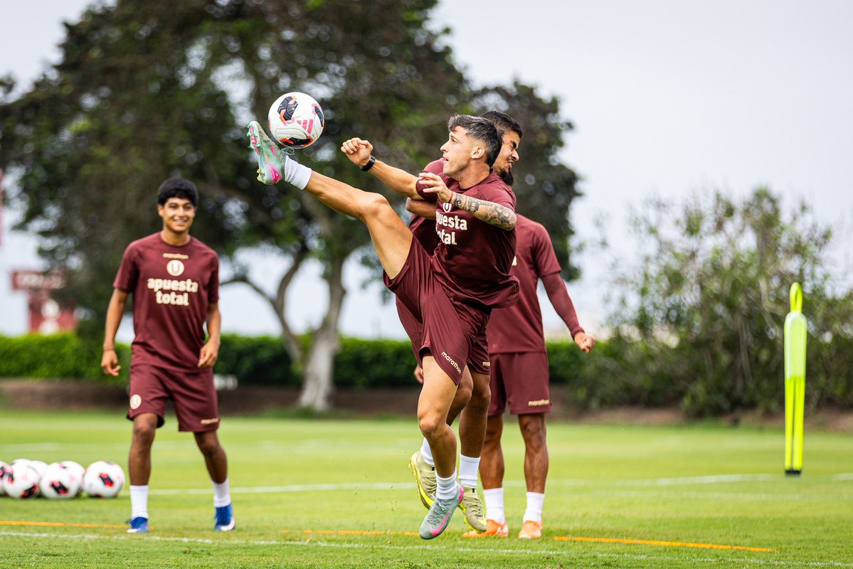 Universitario tweet media