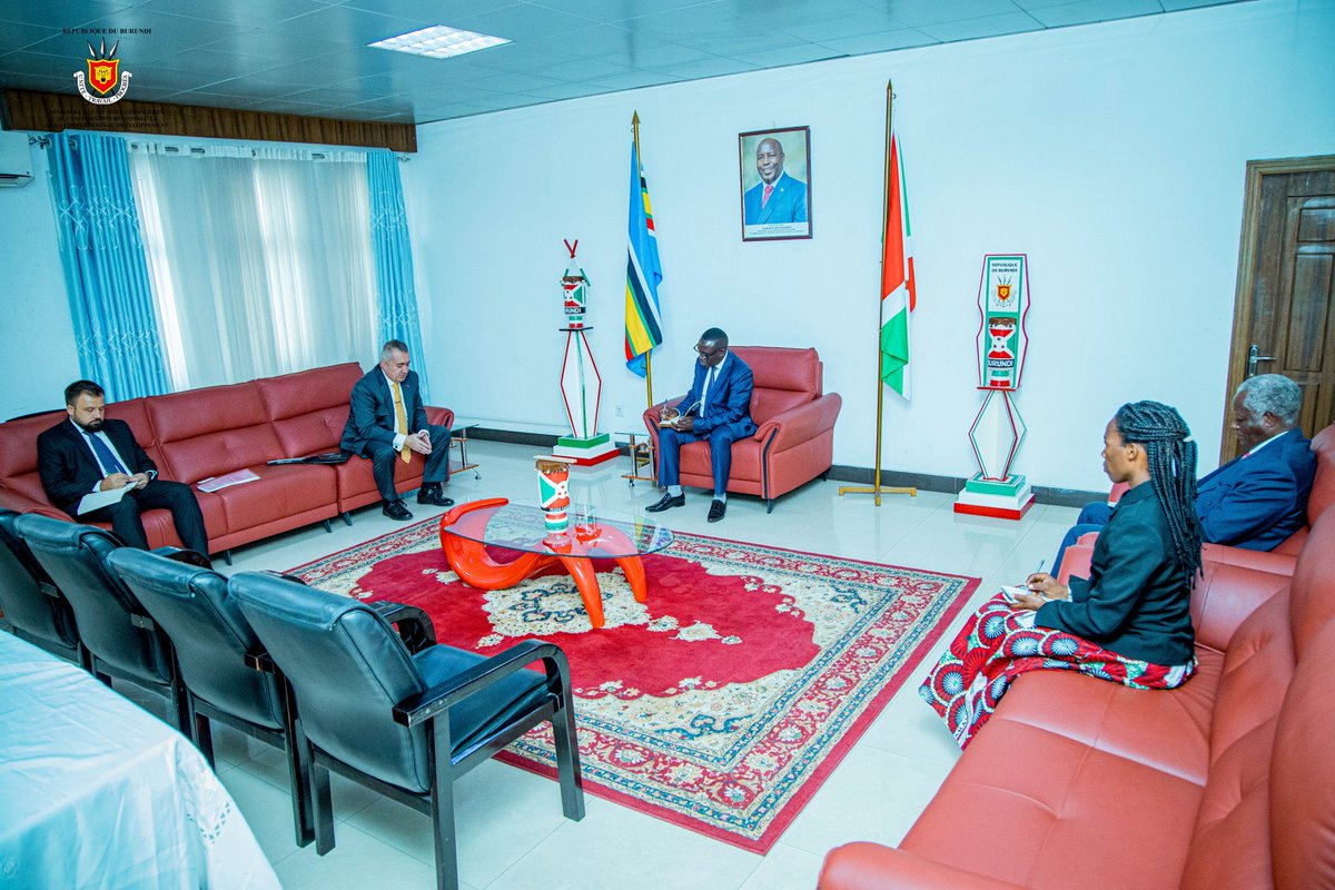 TC_BujumburaBE's tweet photo. 🇧🇮 Büyükelçi Alp Işıklı, 🇧🇮 Dışişleri Bakanlığı Daimi Sekreteri Sayın Sophonie Nitunga’ya ziyarette bulundu. Görüşmede iki ülke arasındaki dostluk ilişkilerinin geliştirilmesi ele alındı. 🇹🇷🤝🇧🇮
@TC_Disisleri @MAEBurundi https://t.co/w0rdslnwmS