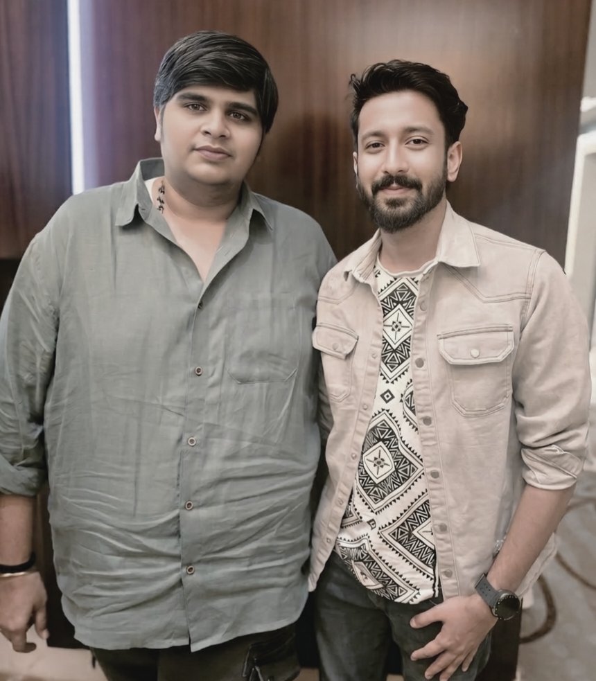 VJSanthosh02's tweet photo. Happy Birthday my GOAT ❤️🔥 @karthiksubbaraj na 🥳 https://t.co/pWtFv0aFGz