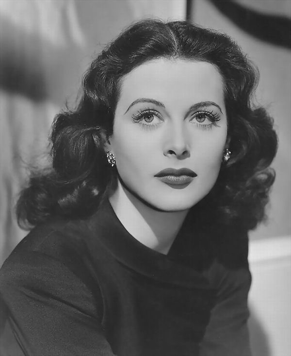 Léna⁷ IS SEEING BTS tweet media