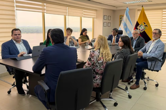 El Universo tweet media