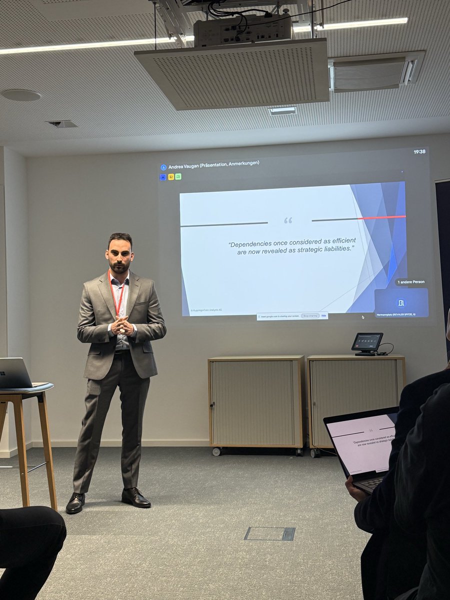 Philipp Bohn tweet media