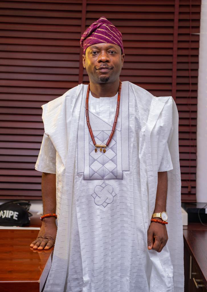 ObiomaOf's tweet photo. Support a man with Vision, Integrity, and heart for the people @ChiefAjipe for Ondo North Senator.
#Ajipe2027
#Ajipe
#ElectAjipe
#Datiemo https://t.co/9I4Vm0N5OG