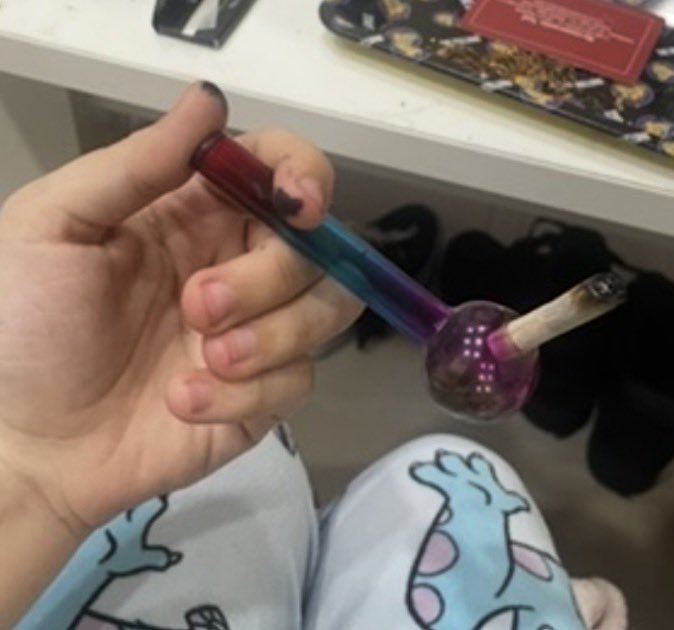 CLAUD(ḯ̵̮͕̊̈́a̴̹͇͛͗̊) tweet media