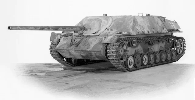 Tank Archives tweet media