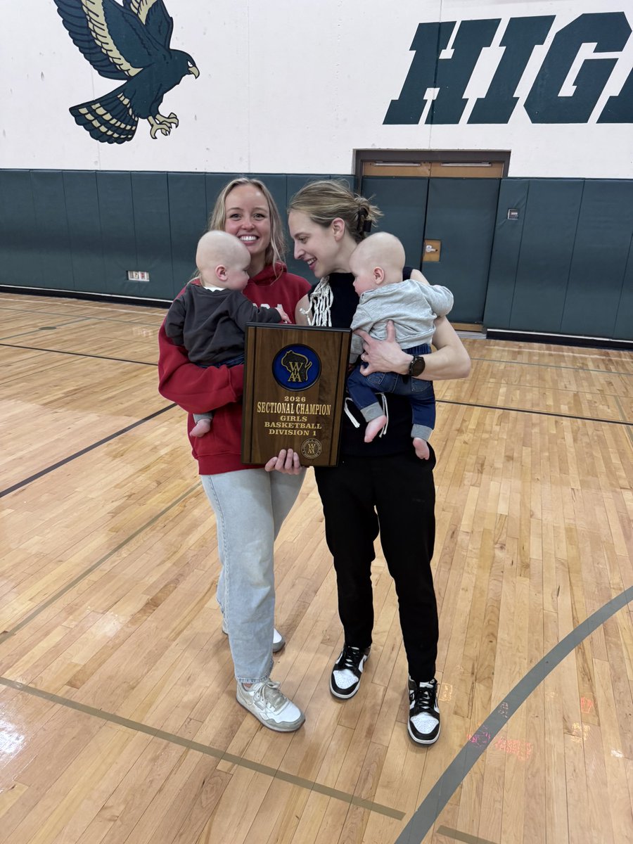 Mary Merg tweet media