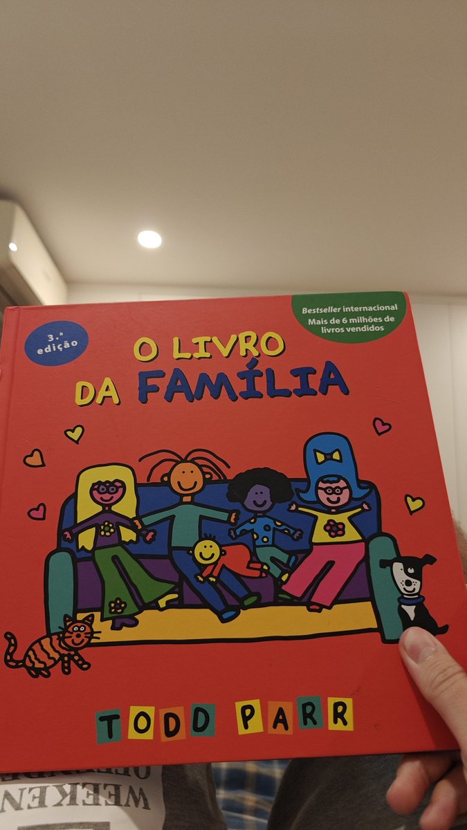 Nem de propósito. O meu filho trouxe o livro do momento da biblioteca da creche😂😂😂😂