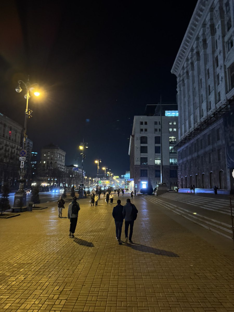 Викупай трохи, нє tweet media