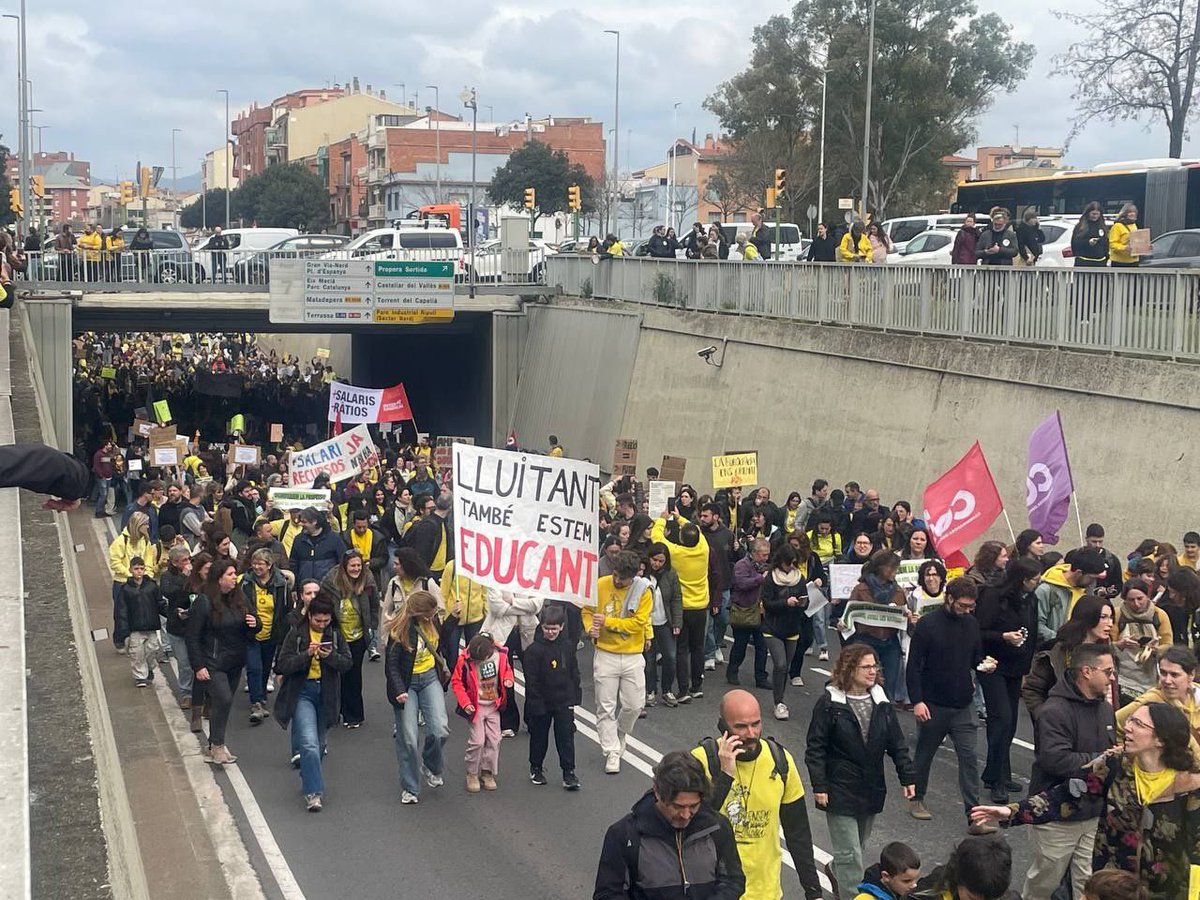 COS Educació tweet media