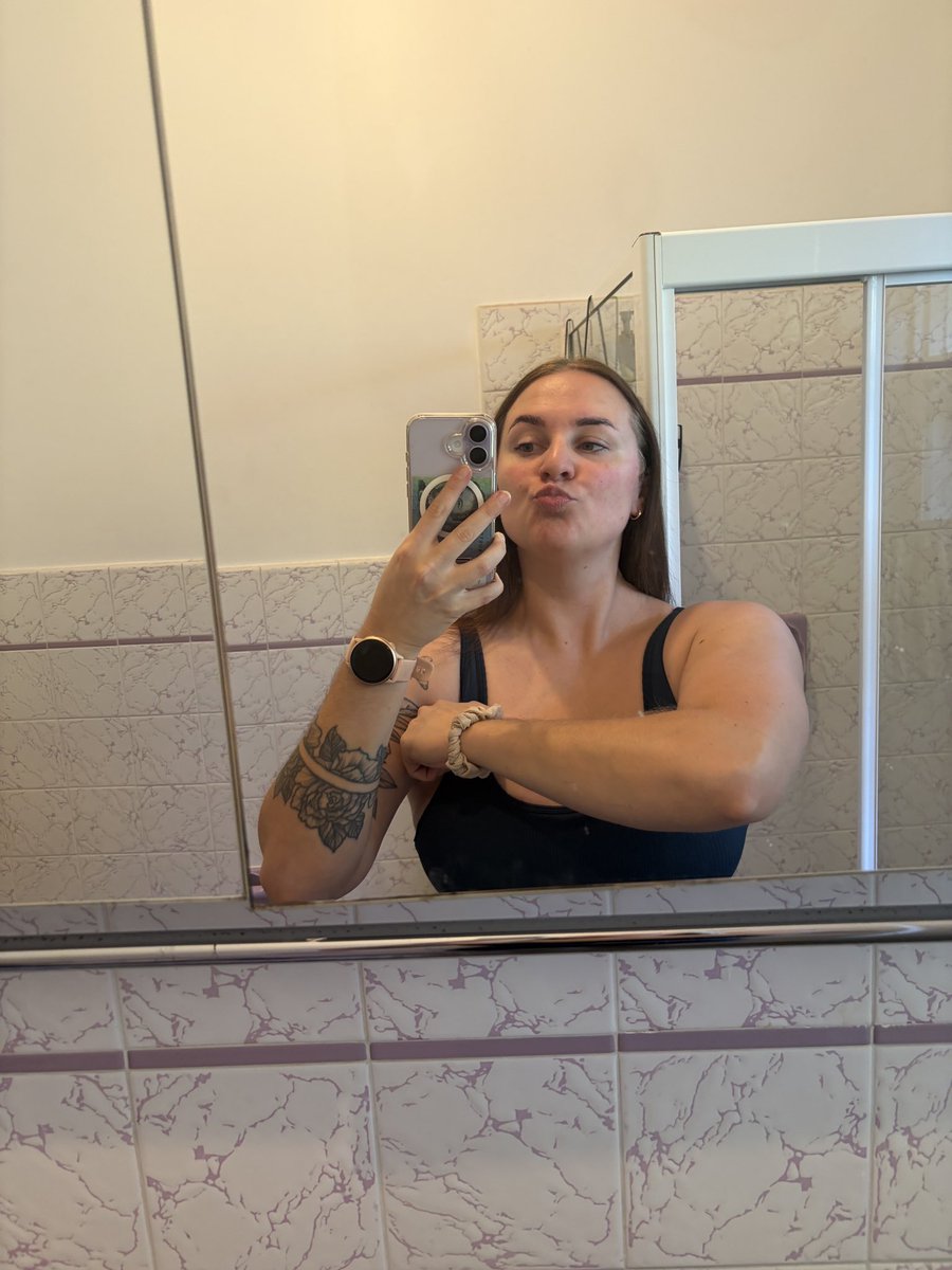 Tay 🦥 tweet media