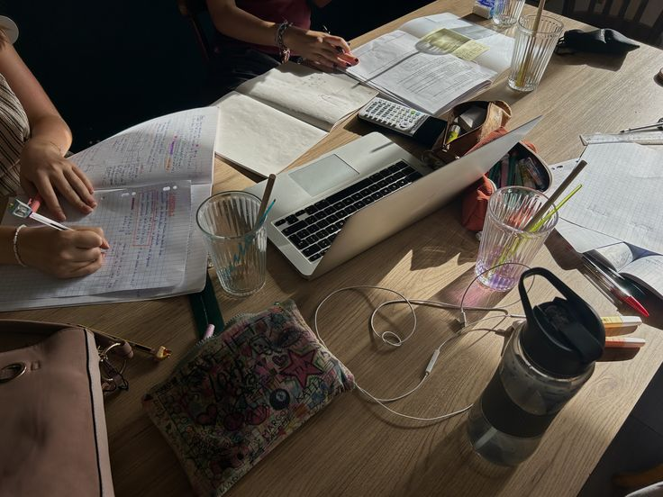 madeleine✶ tweet media