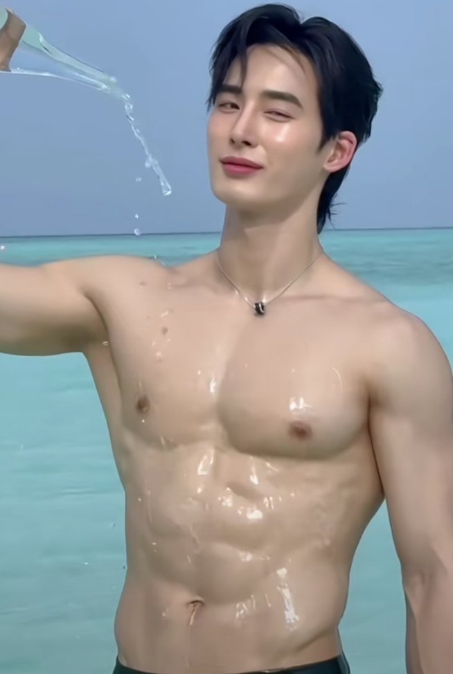 TheSensualHyung's tweet photo. Seductive. https://t.co/jKpOhhDdA5