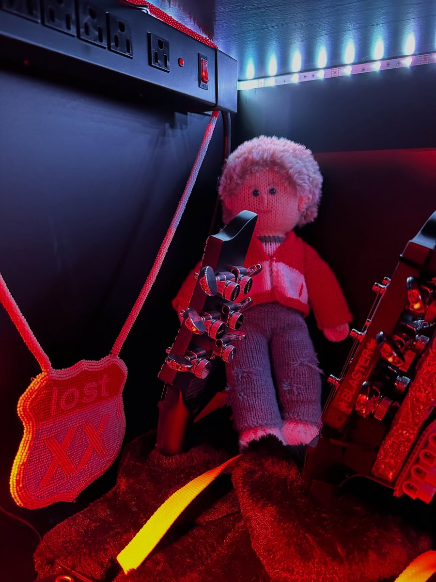 mgkmagic tweet media