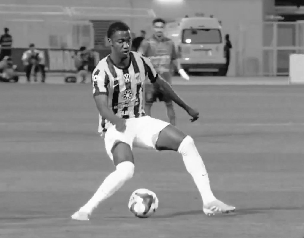 مُـله‍ِـم tweet media