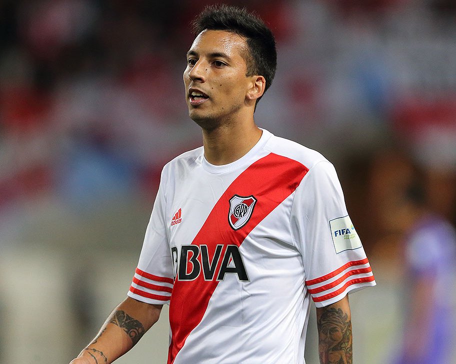 aputrueli's tweet photo. @sudanalytics_ Vangionni es mejor que Cafu https://t.co/2ruMWTZwBx