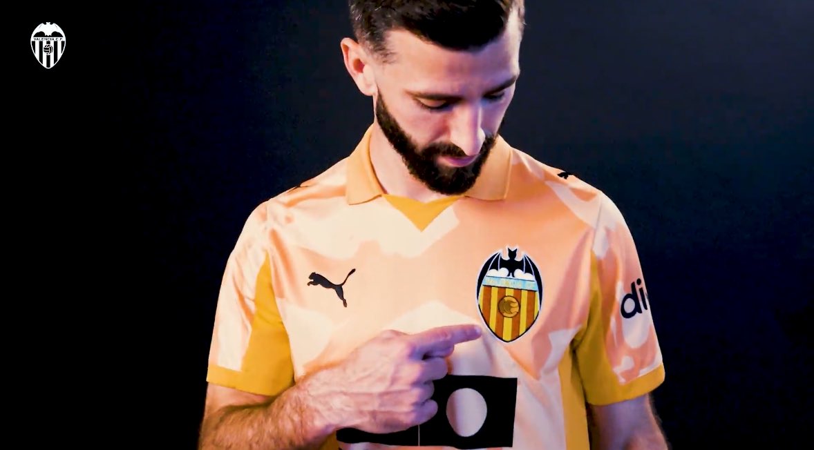 Córner Che🦇 tweet media