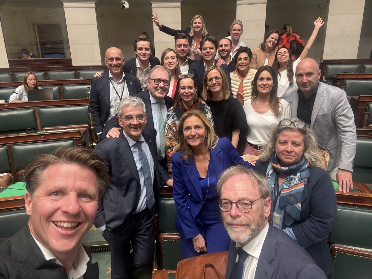 Axel Ronse tweet media