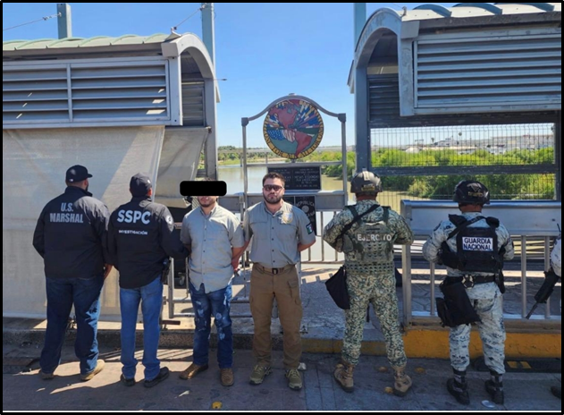 RAMIROS05513886's tweet image. Golpe al crimen en la frontera norte🚨

Cae en Nuevo Laredo fugitivo buscado en EE.UU. por tráfico de armas y migración ilegal. La coordinación México–Estados Unidos vuelve a dar resultados contundentes.

#SSPC #INM #FronteraNorte #NuevoLaredo #Tamaulipas #OHarfuch #fugitivo