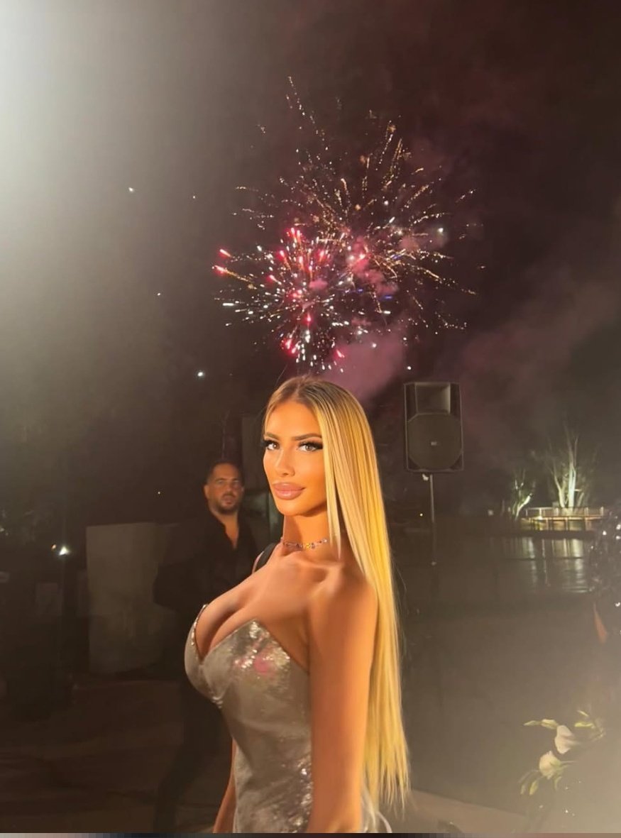 Carla Corse tweet media