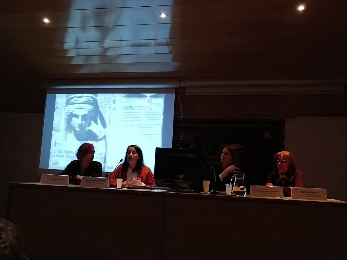 María Goldberry 📚🔍 tweet media