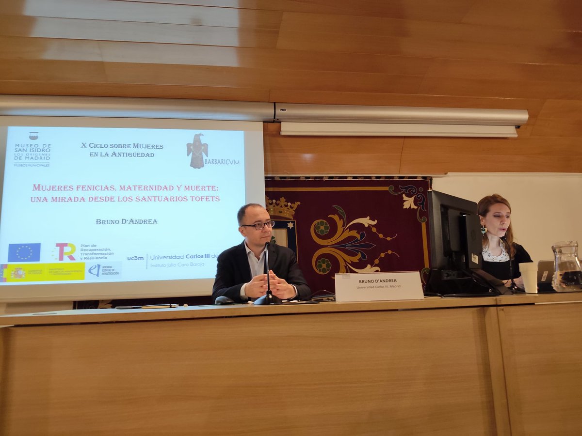 María Goldberry 📚🔍 tweet media